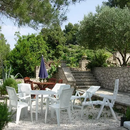 Apartment Seafront Garden Apartments Lumbarda Lumbarda