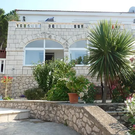 Seafront Garden Lumbarda