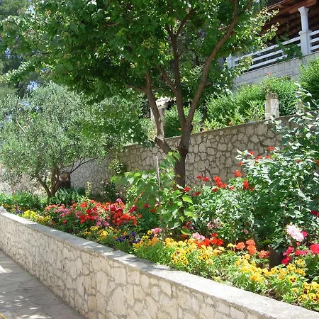 Apartment Seafront Garden Apartments Lumbarda Lumbarda