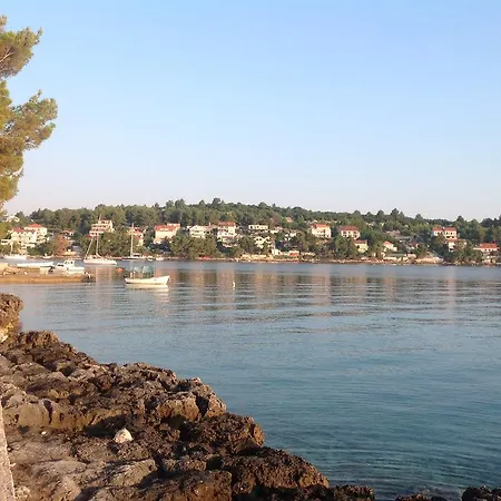 Apartment Seafront Garden Apartments Lumbarda