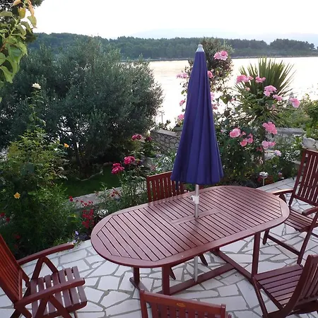 Seafront Garden Lumbarda