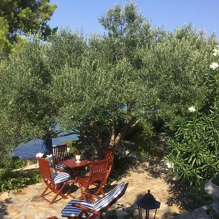 Seafront Garden Appartement