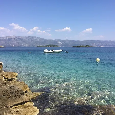 Seafront Garden Apartments Lumbarda *
