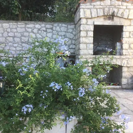 Seafront Garden Appartement