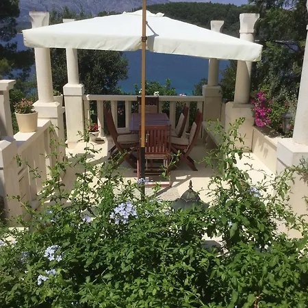 Seafront Garden Appartement Lumbarda
