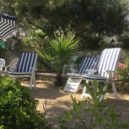 Seafront Garden Apartments Lumbarda