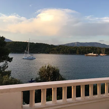 Seafront Garden Appartement Lumbarda